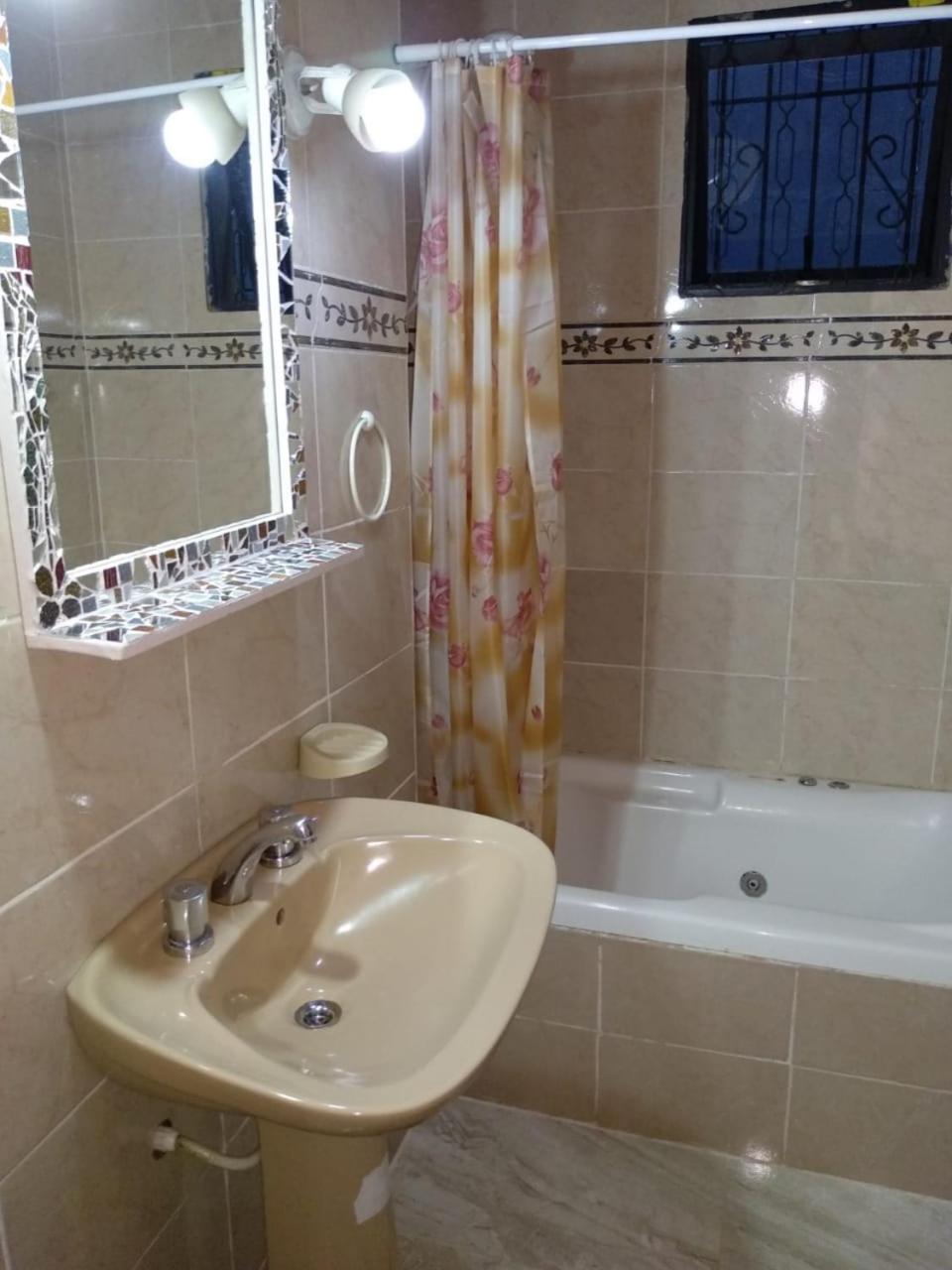 Lo De Chawi Villa Puerto Iguazu Bagian luar foto